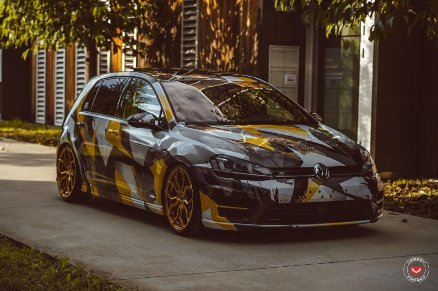  Volkswagen Golf R on Vossen Wheels (HC-3) 2017 года  (фото 12 из 36)